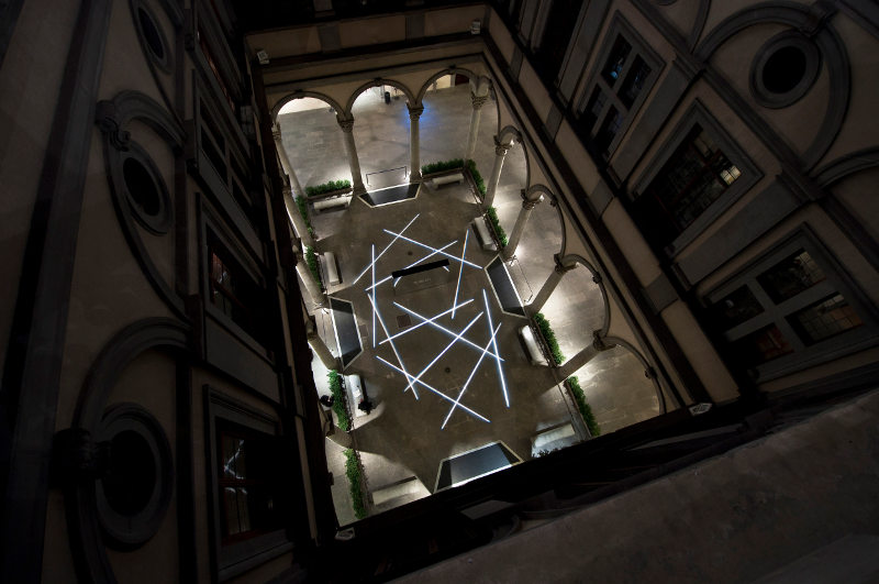 Bianco-Valente, Tu sei qui, Cortile di Palazzo Strozzi, 2014 foto Martino Margheri 01