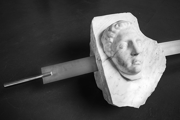 La scultura dopo il duemila, M.Galliani, MATRICE I, 2013, marmo statuario di Carrara e acciaio inox, cm 55x350x50