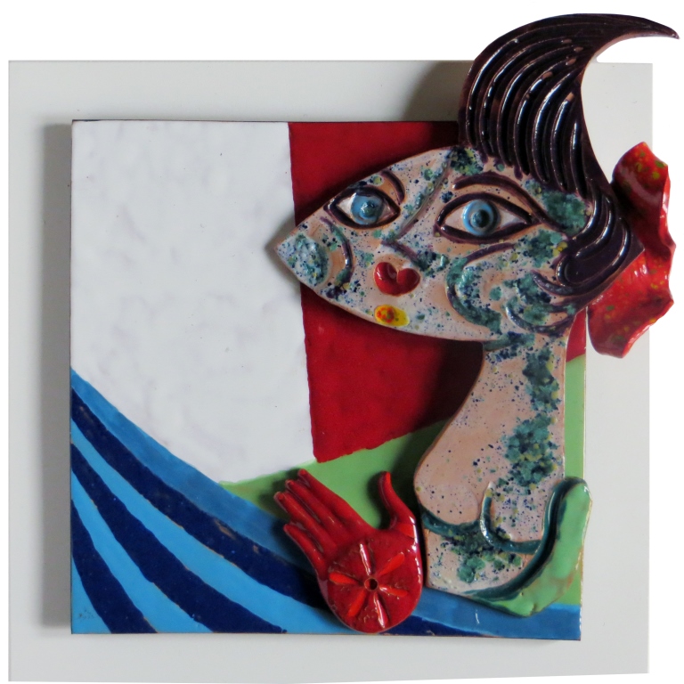 Clara Garesio - Colours, serie True colours, rilievo in terracotta modellata a mano e dipinta con smalti policromi, 2012, esemplare unico